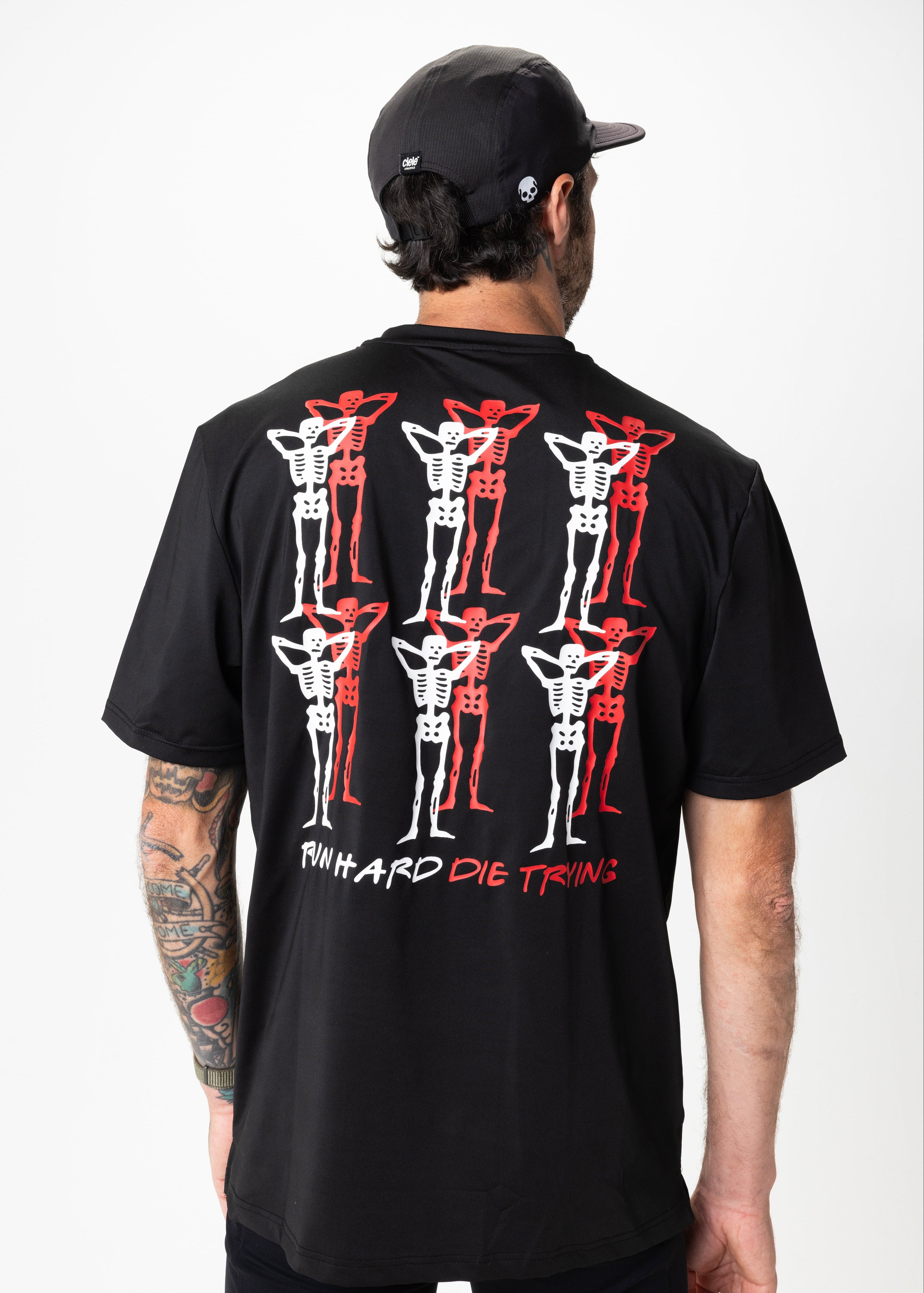 PACE PARTNERS RUN TEE, UNISEX - BLACK