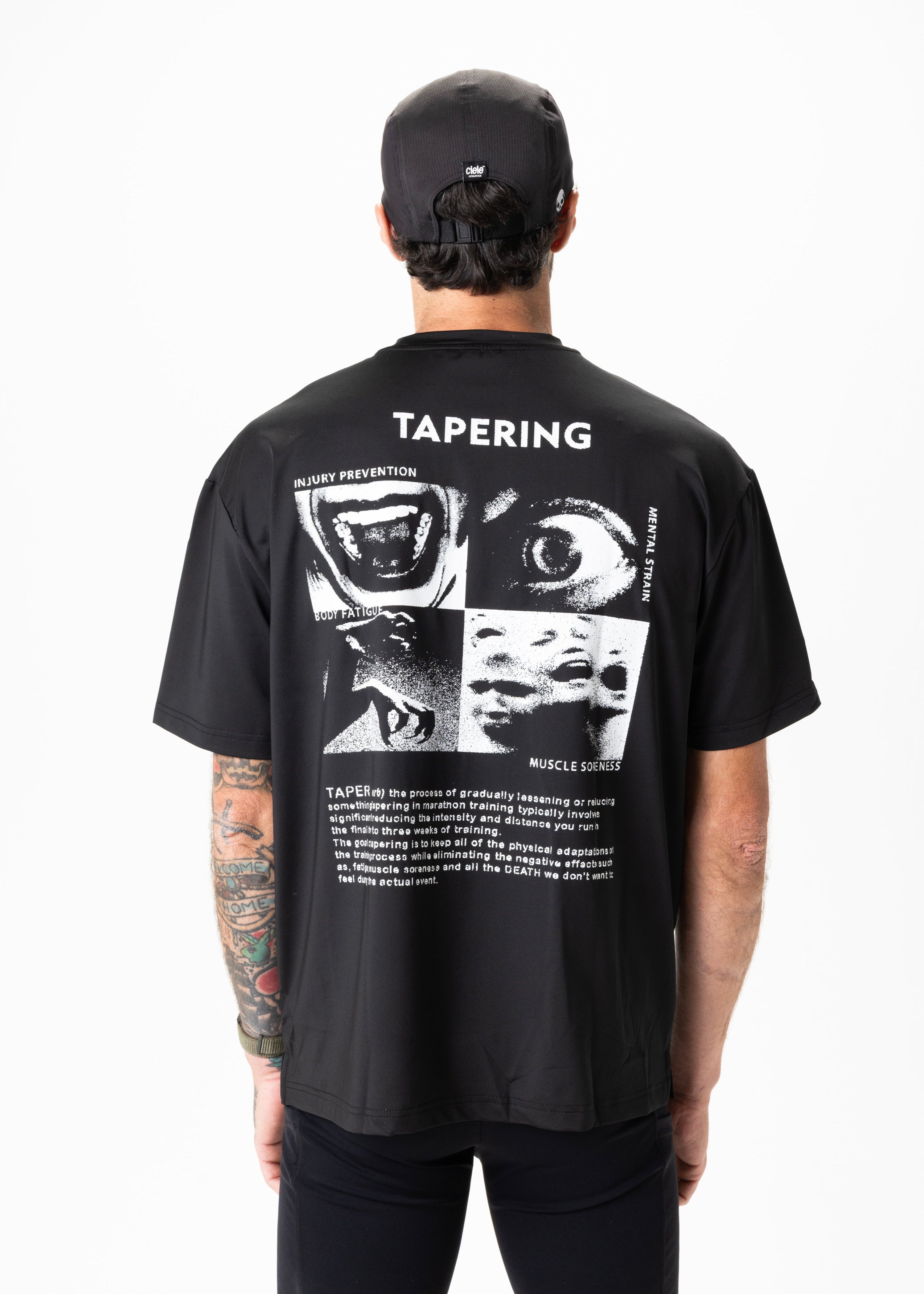 TAPERING RUN TEE, UNISEX - BLACK